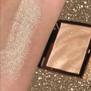 Amrezy glow